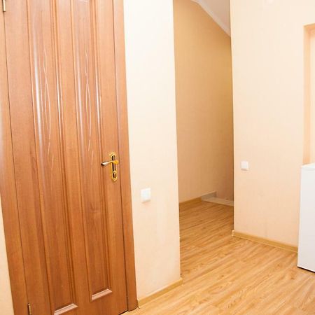 Semi-Luxury Apartment On Zhukovskogo Street 57 Zaporizhia Екстериор снимка