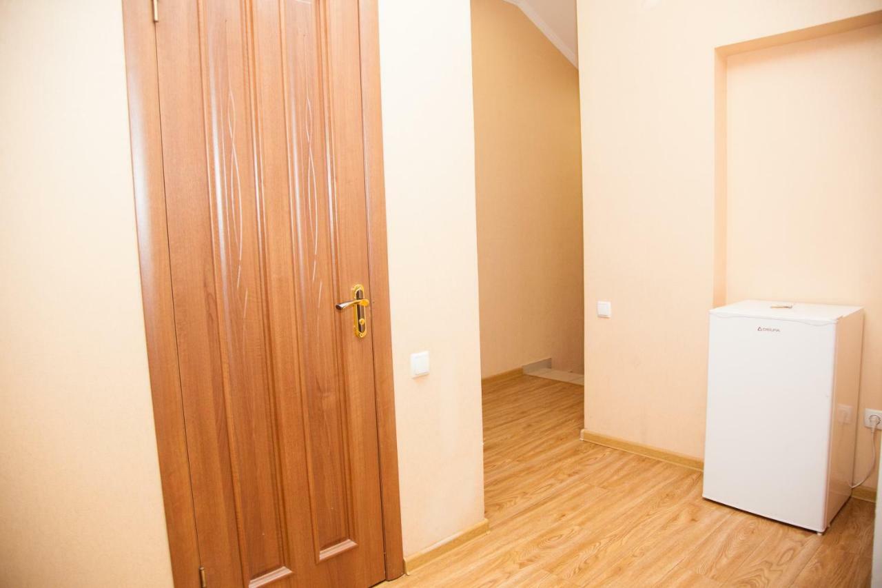 Semi-Luxury Apartment On Zhukovskogo Street 57 Zaporizhia Екстериор снимка